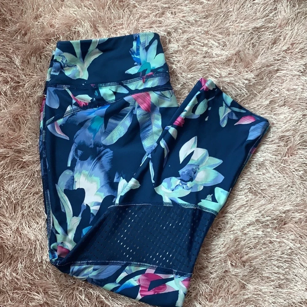 Athletic set leggings & matching sports bra